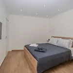 Center Of Ble Property5 Apartamento Loutráki