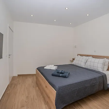 Center Of Ble Property5 Apartment Loutráki